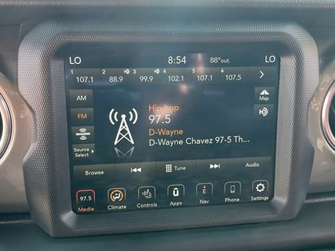 Used 2021 Jeep Gladiator Overland w/ Uconnect 4C Nav & Sound Group AWD/4WD image 11