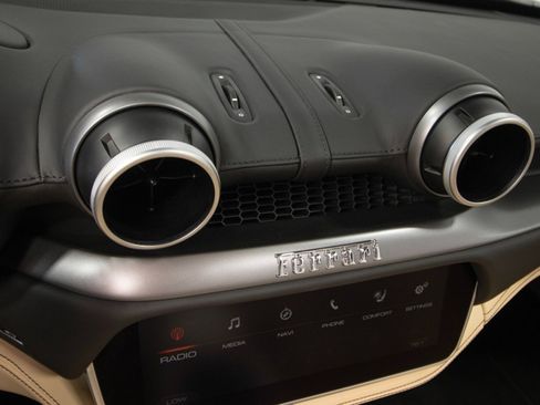 Used 2020 Ferrari Portofino image 32