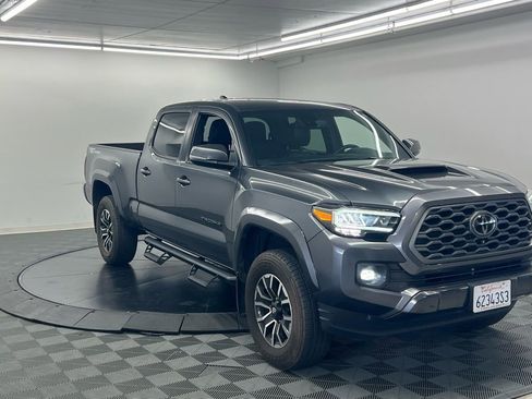 Used 2023 Toyota Tacoma TRD Sport w/ TRD Premium Sport Package image 3