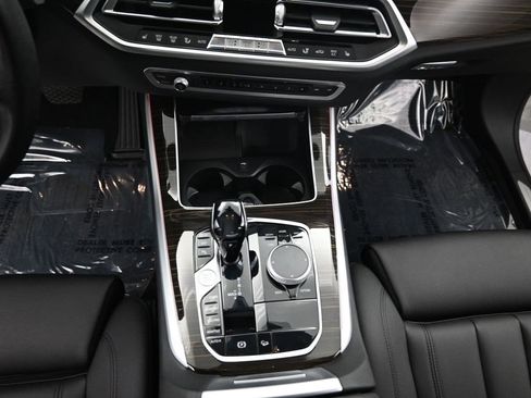 Used 2021 BMW X5 xDrive40i AWD/4WD image 13
