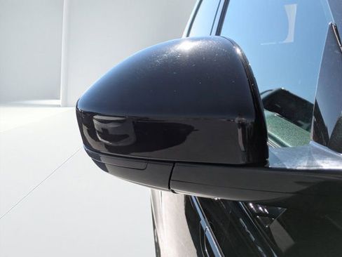 Used 2025 Land Rover Range Rover Velar Dynamic SE image 9