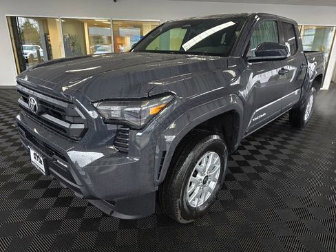 New 2025 Toyota Tacoma SR5 image 7