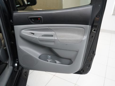 Used 2008 Toyota Tacoma Base 4D Double Cab image 26