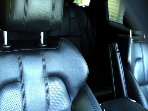 Used 2017 Land Rover Range Rover Sport SE image 29