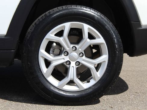 Used 2024 Jeep Compass Latitude AWD/4WD image 27