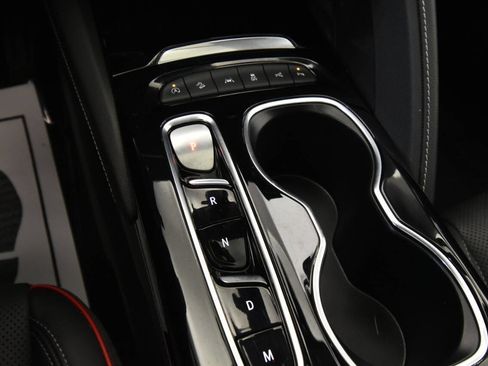 Used 2022 Buick Envision Essence w/ Technology Package II image 19