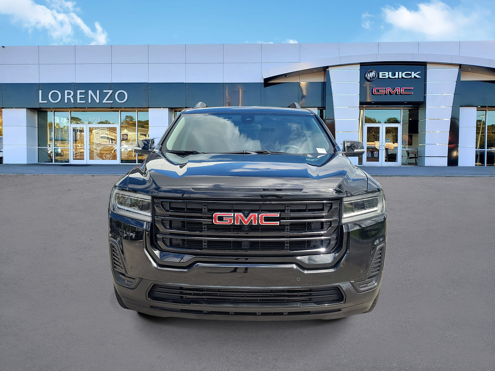 Used 2023 GMC Acadia SLE w/ Elevation Edition FWD image 2