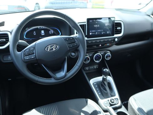 New 2026 Hyundai Venue SEL FWD image 2