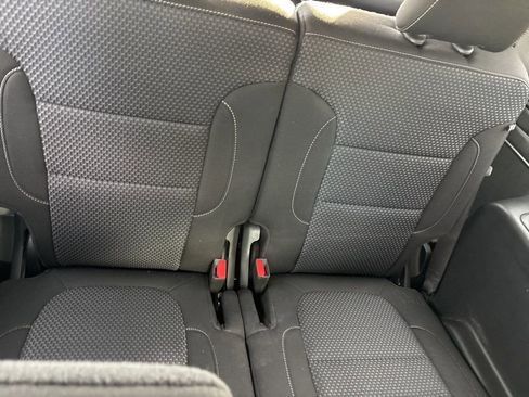 Used 2023 GMC Acadia SLE w/ Driver Convenience Package image 21