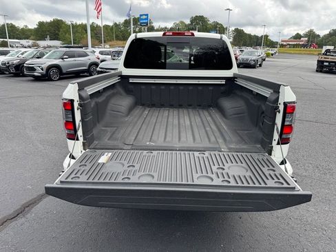 Used 2024 Nissan Frontier SV w/ SV Convenience Package image 10