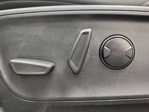 Certified 2025 Ford Escape Platinum AWD/4WD image 18