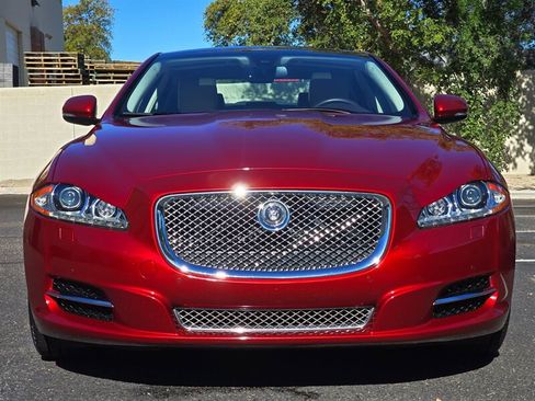 Used 2012 Jaguar XJ RWD image 4