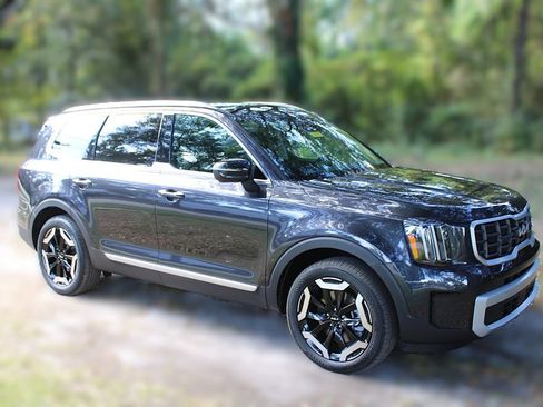 New 2025 Kia Telluride S image 4