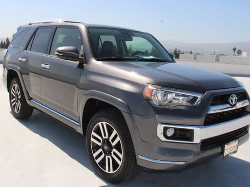 Used 2017 Toyota 4Runner Limited AWD/4WD image 2