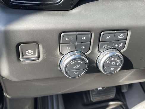 Used 2022 GMC Sierra 1500 AT4 w/ Sierra Safety Plus Package AWD/4WD image 19