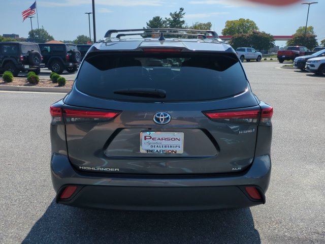 Used 2023 Toyota Highlander XLE AWD/4WD image 5