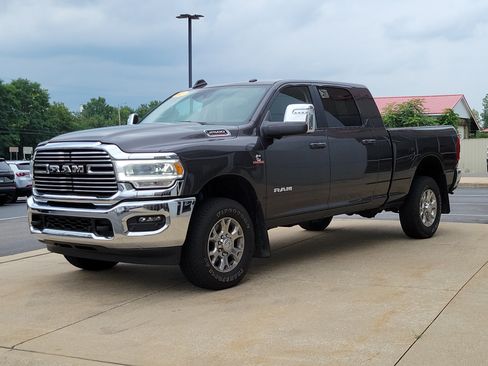 Used 2023 RAM 2500 Laramie AWD/4WD image 2