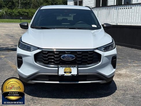 Used 2025 Ford Escape ST-Line AWD/4WD image 2