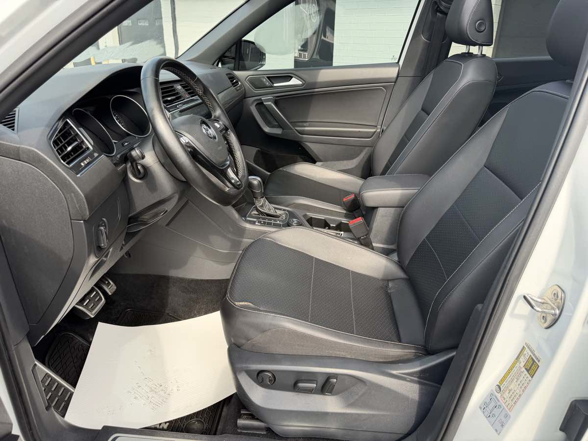Used 2021 Volkswagen Tiguan SE R-Line AWD/4WD image 10