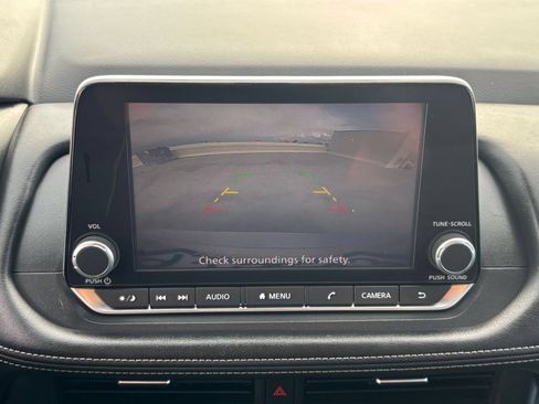 Used 2025 Nissan Rogue SV FWD image 25