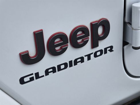 Used 2020 Jeep Gladiator Rubicon image 10