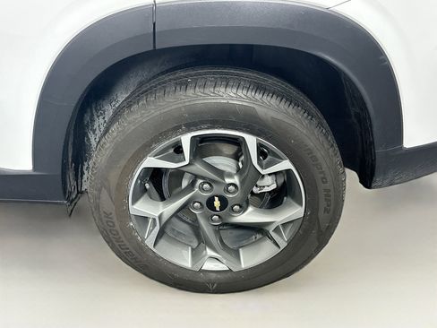 Used 2024 Chevrolet Trax LT image 11