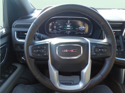 Used 2023 GMC Yukon SLT w/ SLT Luxury Package AWD/4WD image 13