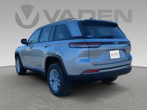 Used 2025 Jeep Grand Cherokee Laredo X w/ Luxury Tech Group I RWD image 11