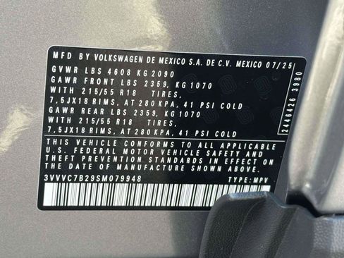 Used 2025 Volkswagen Taos SE w/ Panoramic Sunroof Package AWD/4WD image 16