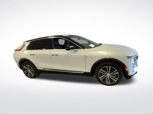 New 2025 Cadillac Lyriq Luxury image 13