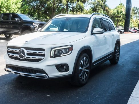 Used 2022 Mercedes-Benz GLB 250 image 1