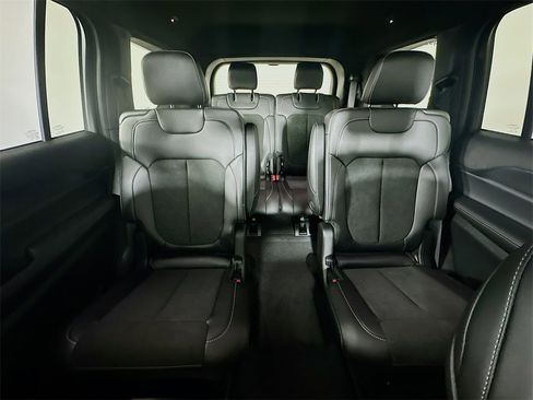 New 2025 Jeep Grand Cherokee L Altitude image 10