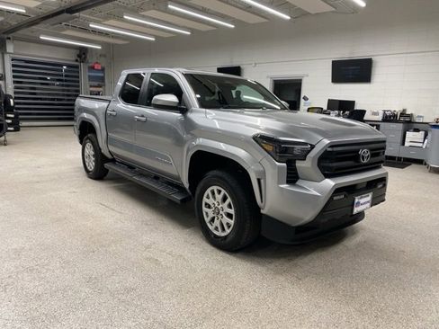 Used 2024 Toyota Tacoma SR5 image 3