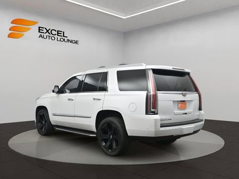 Used 2020 Cadillac Escalade Luxury image 3