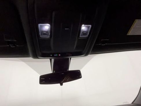 Used 2022 GMC Yukon SLE w/ Gmc Pro Safety Plus Package AWD/4WD image 35