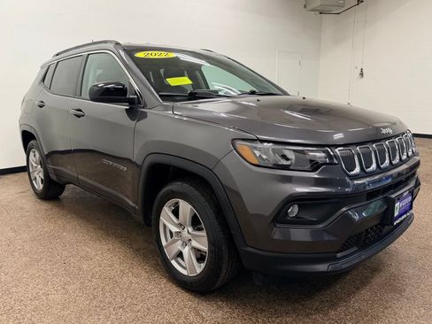Used 2022 Jeep Compass Latitude w/ Convenience Group AWD/4WD image 9