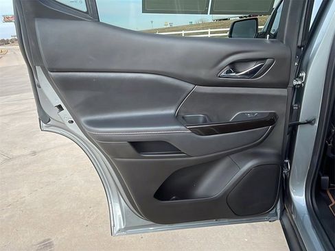 Used 2023 GMC Acadia AT4 image 15