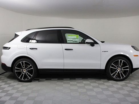 New 2026 Porsche Cayenne E-Hybrid image 8