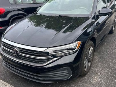 Certified 2023 Volkswagen Jetta SE w/ Panoramic Sunroof Package