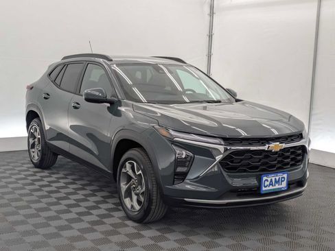 New 2026 Chevrolet Trax LT w/ Driver Confidence Package FWD image 8