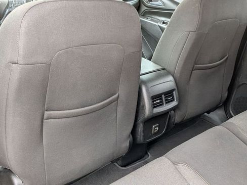 Used 2020 Chevrolet Equinox LT image 25