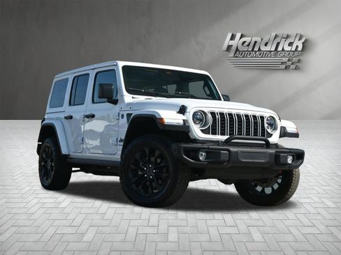 Used 2025 Jeep Wrangler Backcountry image 2