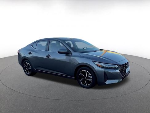Used 2025 Nissan Sentra SV image 2