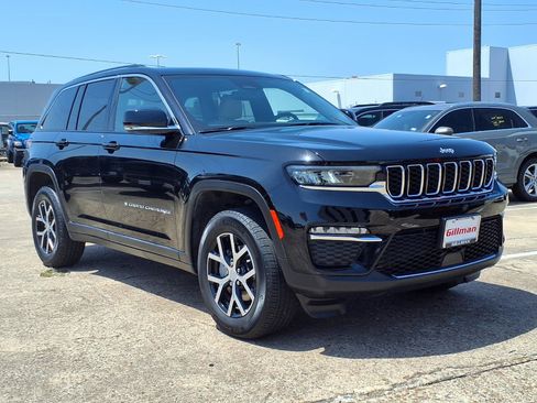 Used 2024 Jeep Grand Cherokee Limited AWD/4WD image 2