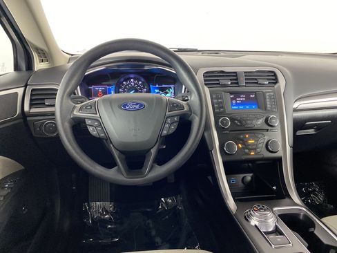 Used 2018 Ford Fusion S FWD image 18