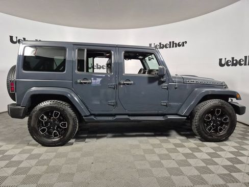Used 2017 Jeep Wrangler Unlimited Sahara AWD/4WD image 8