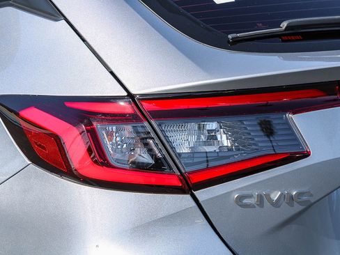 Certified 2023 Honda Civic Sport image 10