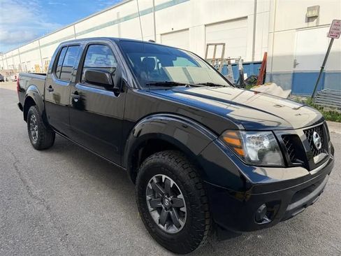 Used 2018 Nissan Frontier PRO-4X AWD/4WD image 29