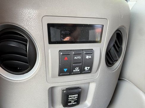 Used 2011 Honda Pilot Touring image 14