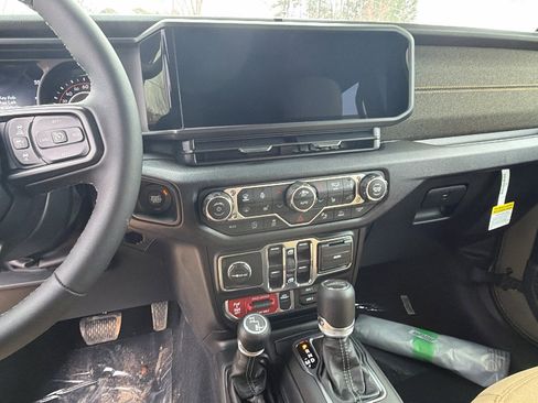 New 2026 Jeep Gladiator Sport AWD/4WD image 26